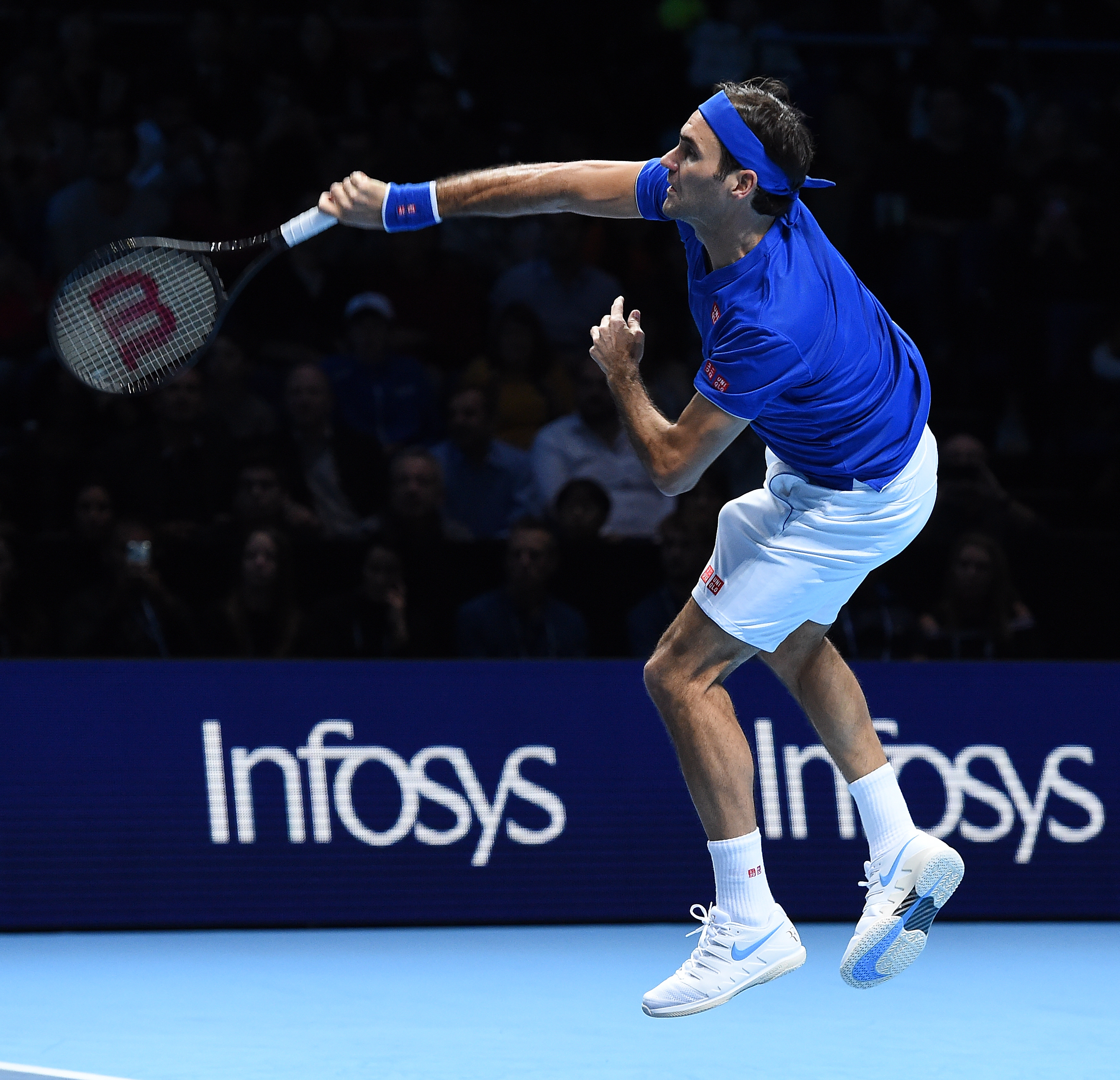 德国网球队绝地反击世界网球队,费德勒统治全场的简单介绍 德国网球队绝地反击世界网球队,费德勒统治全场的简单介绍