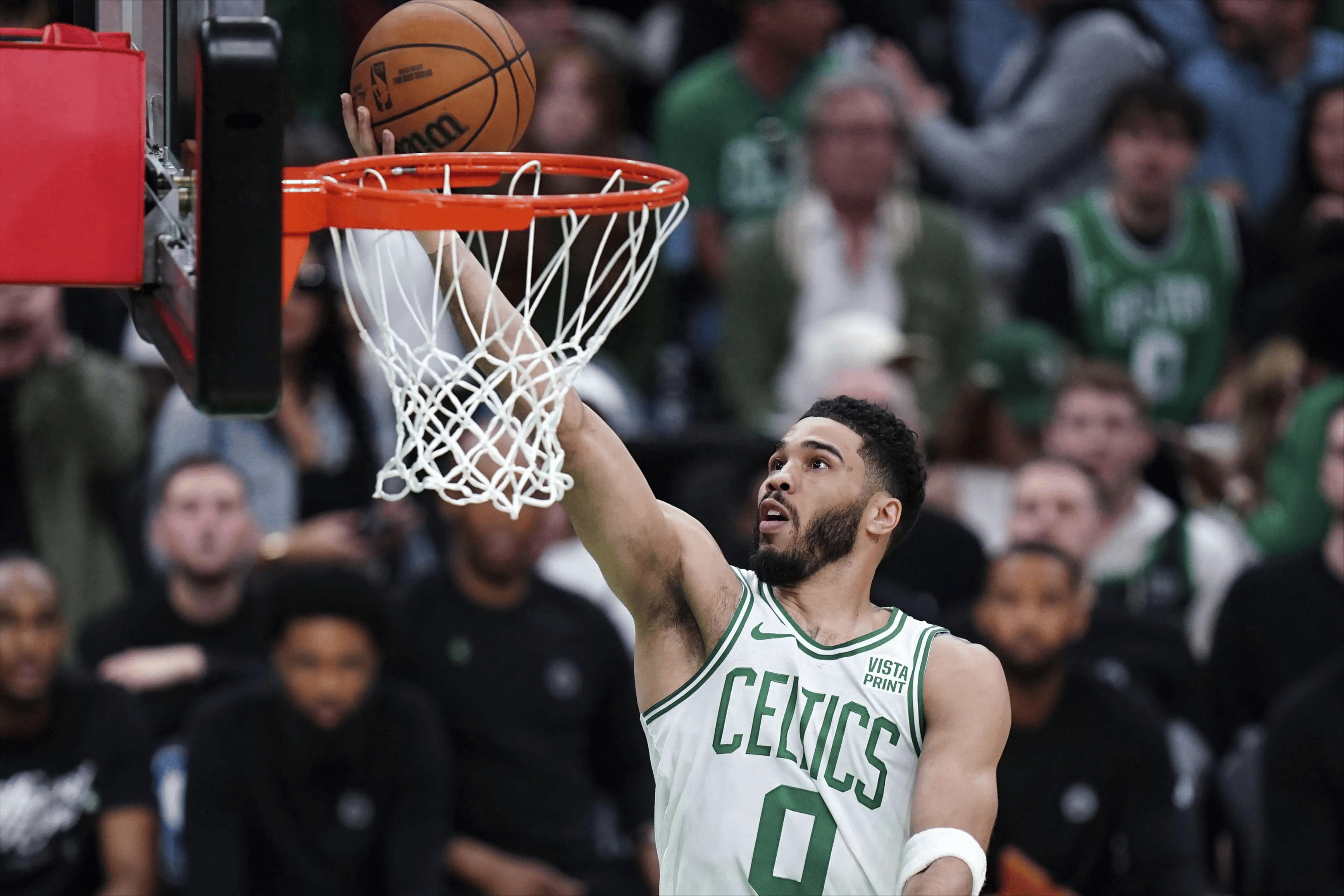 包含希腊男篮绝杀篮网B队，塔图姆三分雨点燃全场的词条