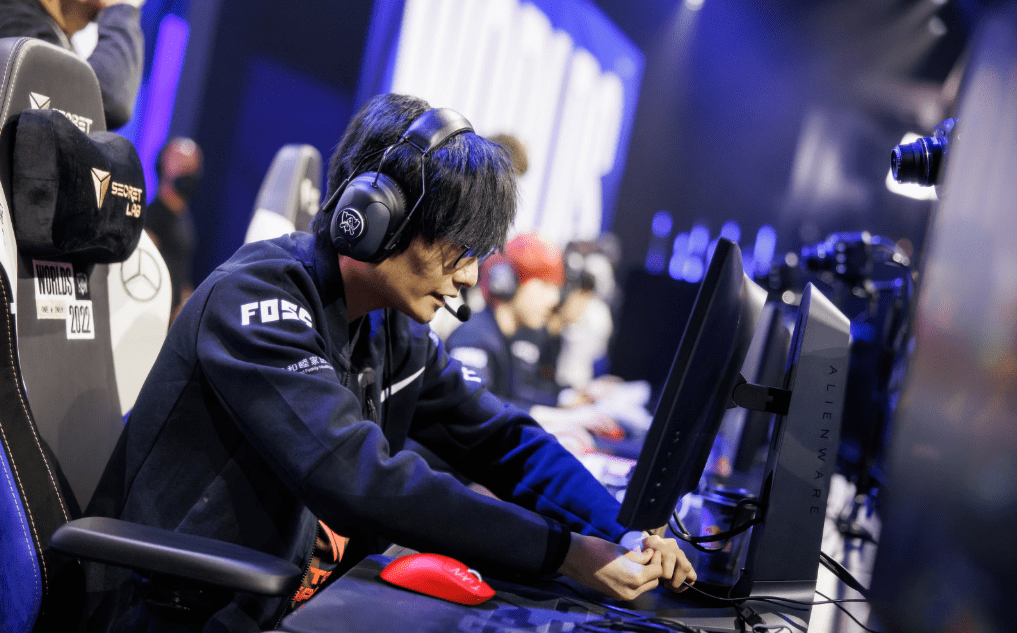 米兰体育app-包含DRX碾压DRX2，CoreJJ完成帽子戏法的词条