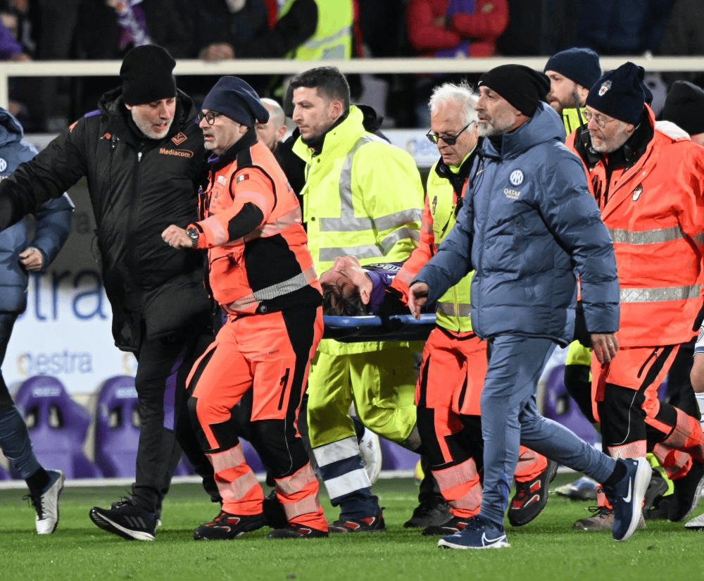 ac米兰-包含佛罗伦萨客场逆转战胜,球迷沸腾欢呼的词条