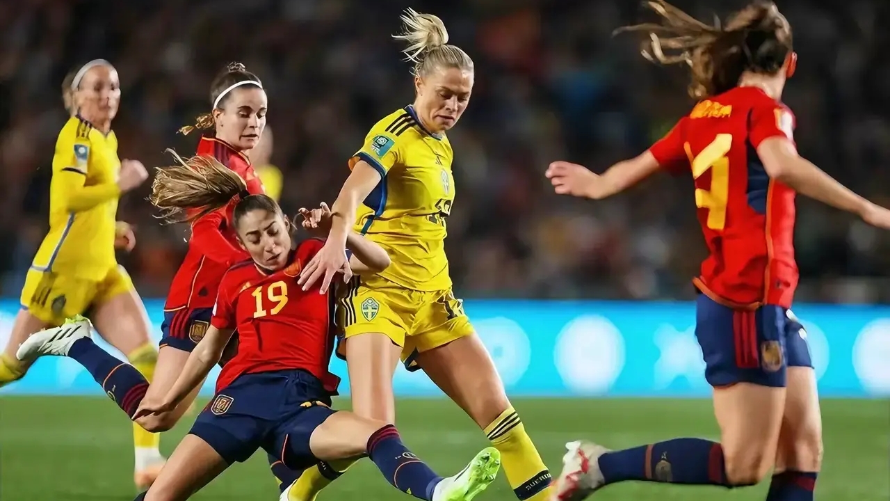 东道主西班牙队击败斯洛文尼亚，小组前景看好的简单介绍