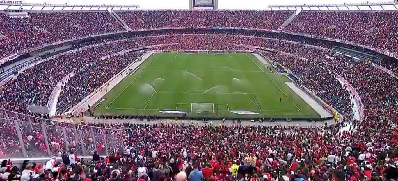 河床队总决赛夺冠热情洋溢球迷分外欢呼 河床队总决赛夺冠热情洋溢球迷分外欢呼