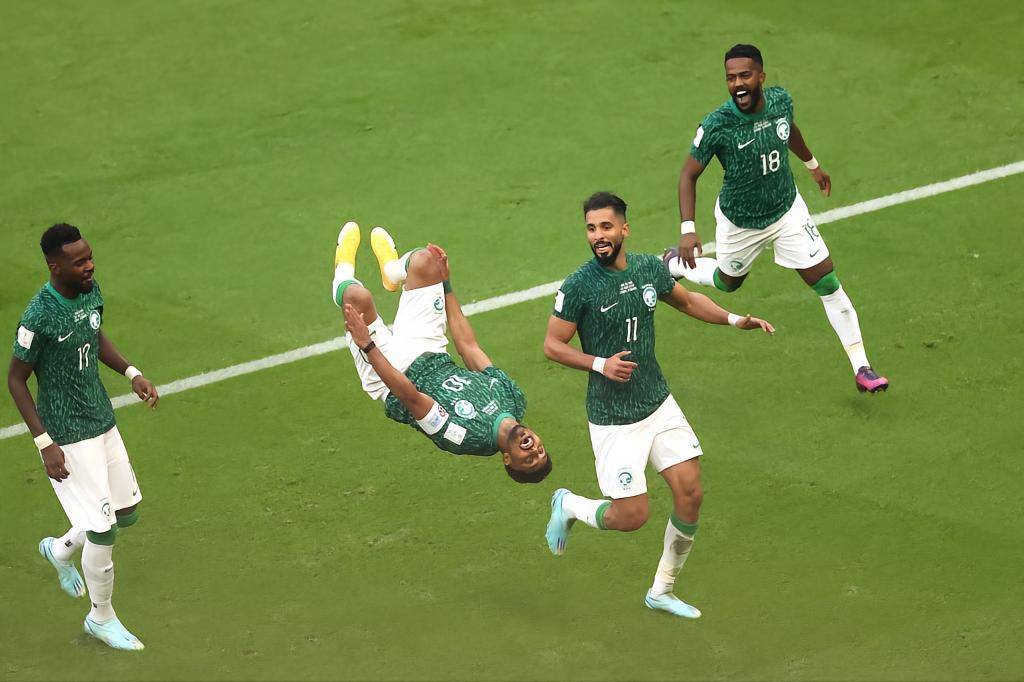 ac米兰下载-东道主球队跻身全球强队之列的简单介绍