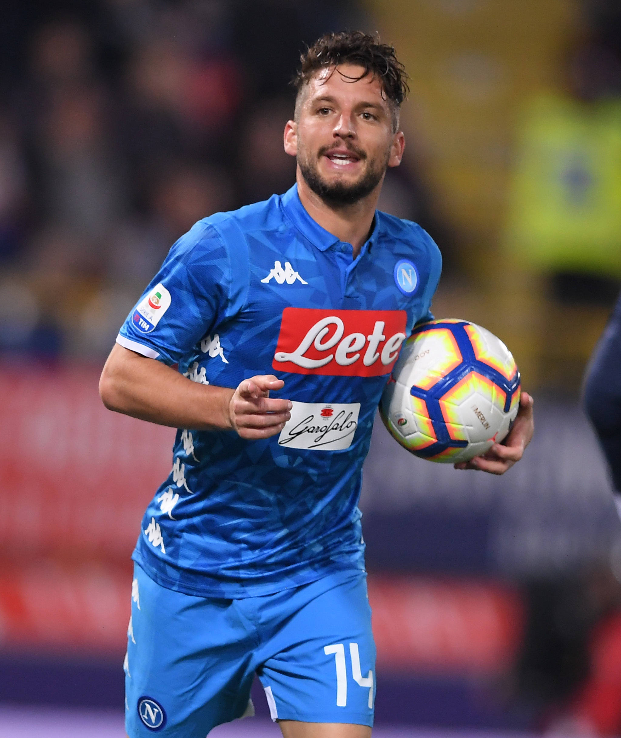 阿斯顿维拉主场告捷，球员表现耀眼