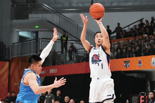 ac米兰-关于太阳险胜天津队，高诗岩高光表现的信息