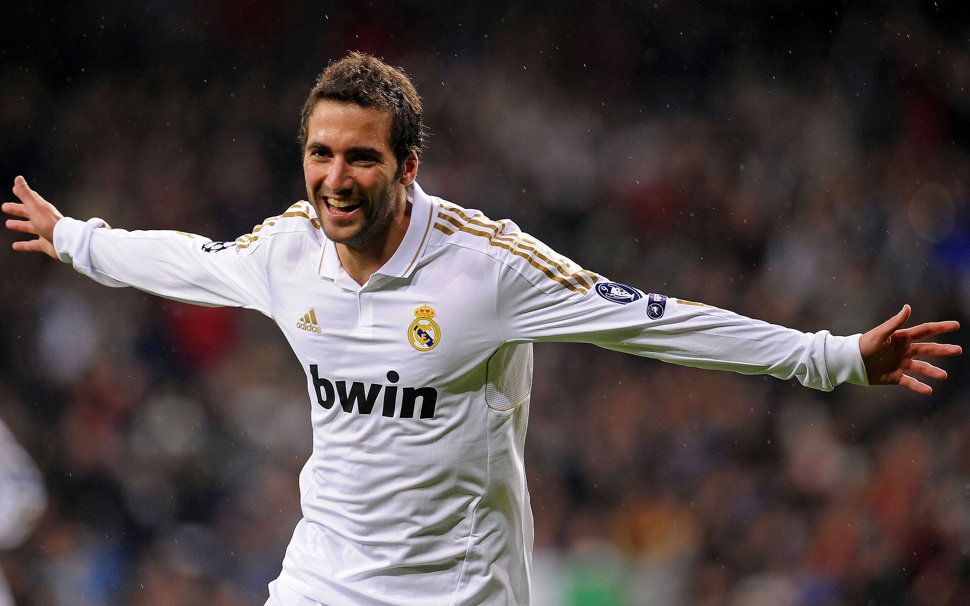 赛道与绿茵场，F1争冠焦点战与切尔西制霸雷恩的双重奏