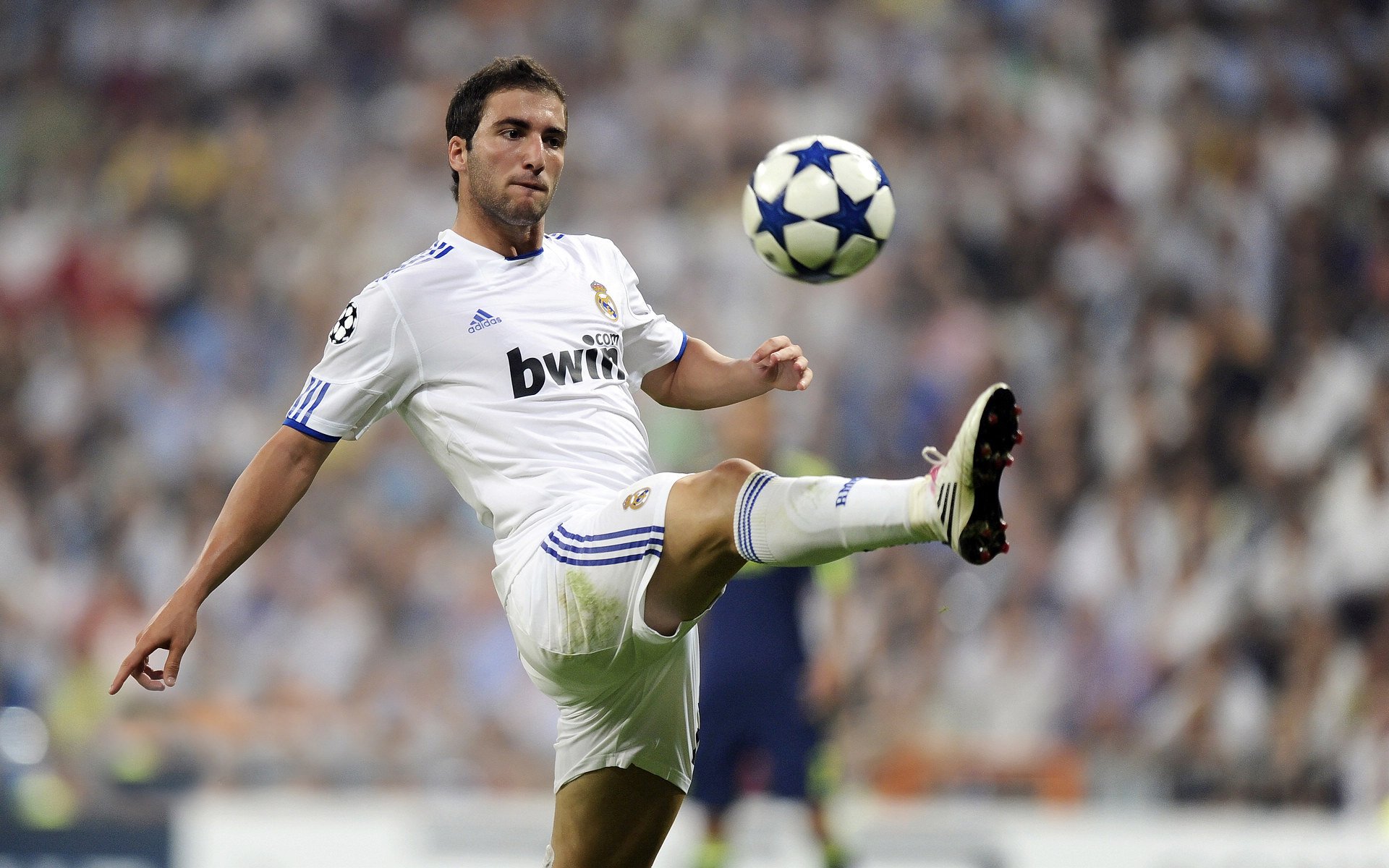 当红白条纹遇见黄蓝风暴，马丁内利统治级数据改写非典型对决叙事